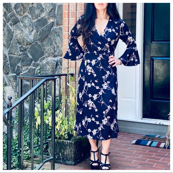 BEAUTIFUL FLORAL PRINT MIDI DRESS - Picture 6 of 9